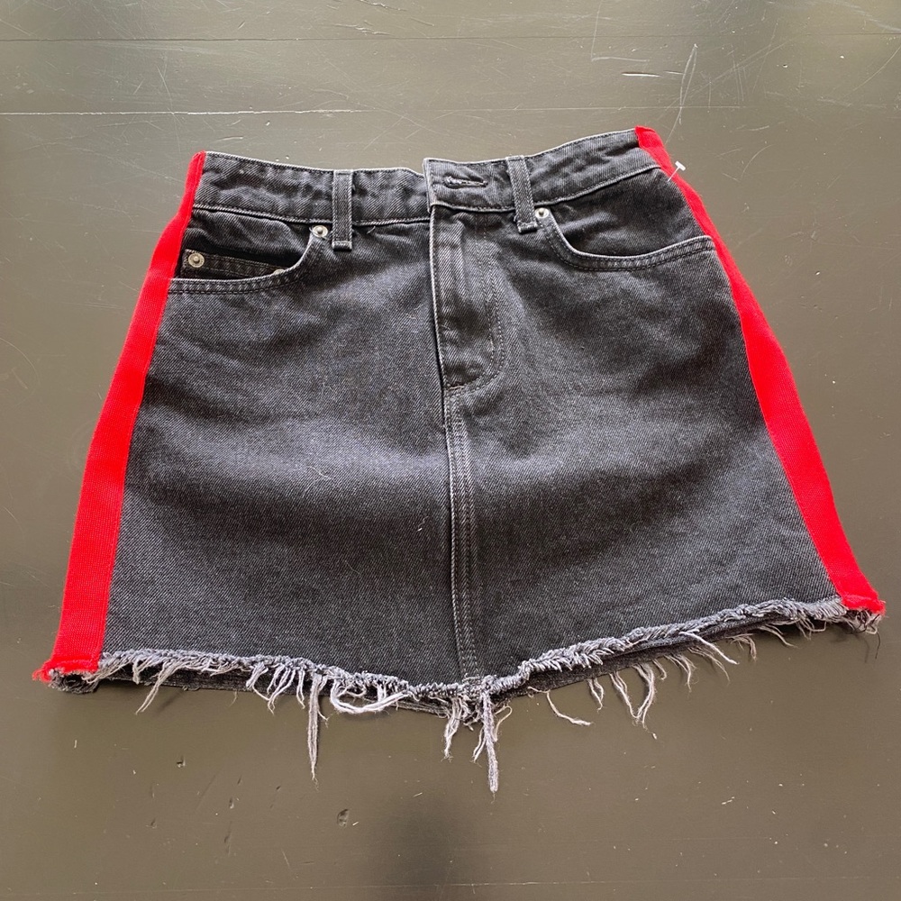 Carmar Black/red Jean mini skirt 24 in perfect shape